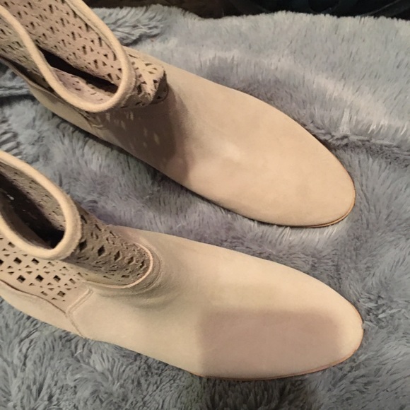 Michael Kors booties - Picture 3 of 4